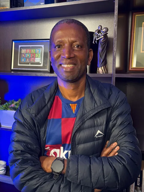 Dr Sabelo Hlatshwayo